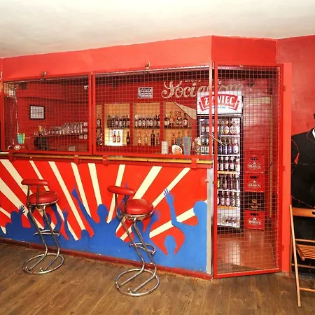 Good Bye Lenin Pub & Garden Hostel-3