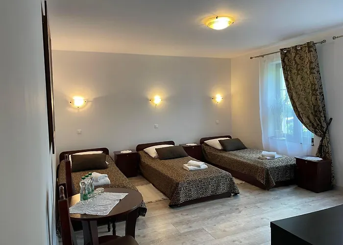 Dworek Złoty Róg Hotel i Restauracja